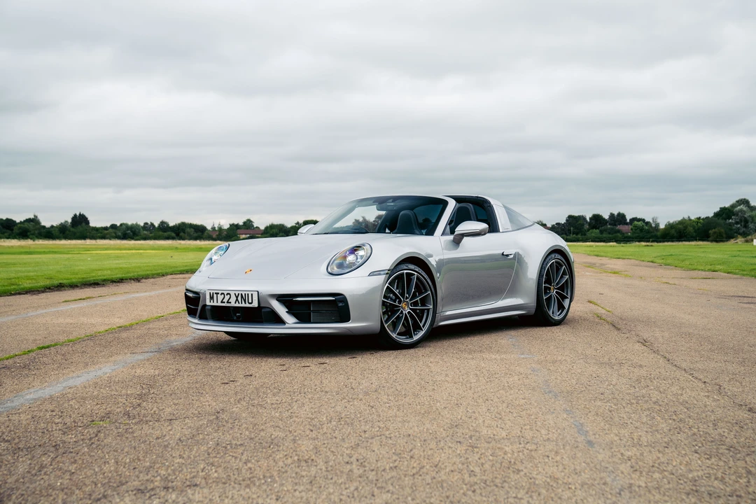 2022 Porsche 992 Targa 4 & 4S - Image 15 of 31