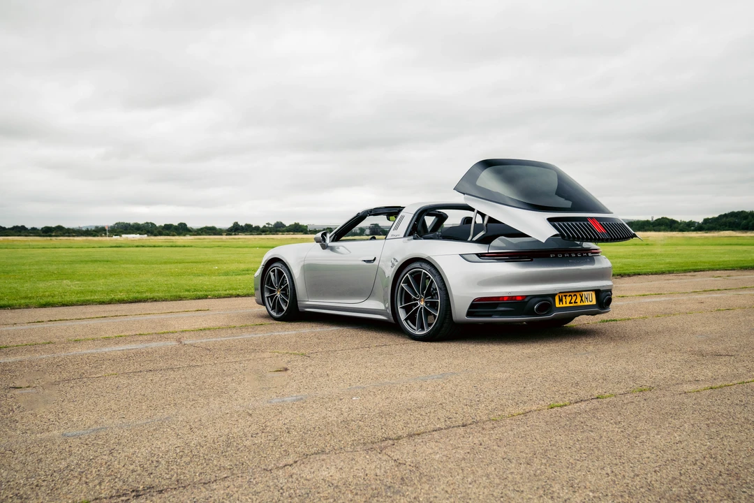 2022 Porsche 992 Targa 4 & 4S - Image 16 of 31