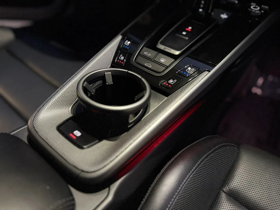 2022 Porsche 992 Carrera - Image 7 of 8