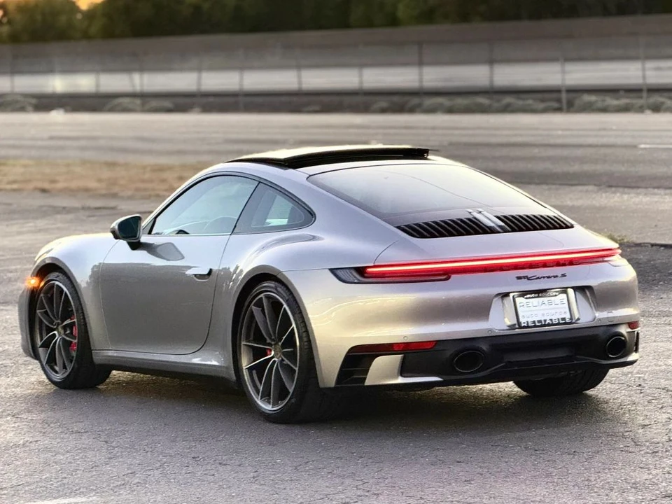 2022 Porsche 992 Carrera - Image 2 of 8