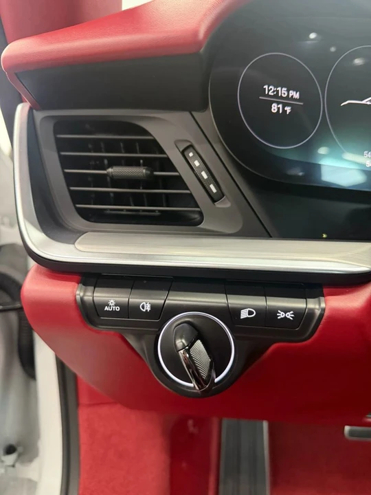 2022 Porsche 992 Carrera - Image 15 of 31