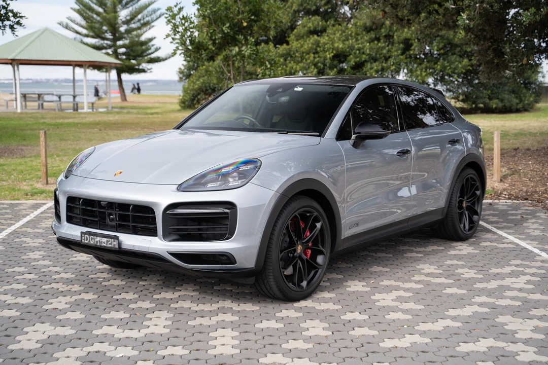 2022 Porsche 9Y0/9Y3 Cayenne GTS - Image 10 of 31