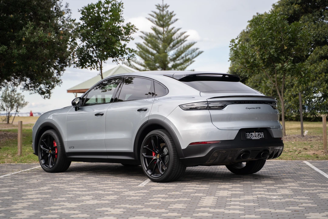 2022 Porsche 9Y0/9Y3 Cayenne GTS - Image 8 of 31
