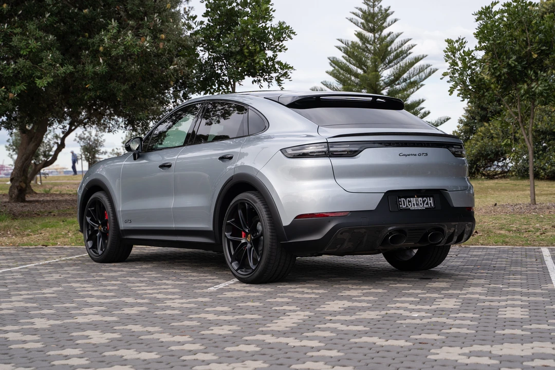 2022 Porsche 9Y0/9Y3 Cayenne GTS - Image 16 of 31
