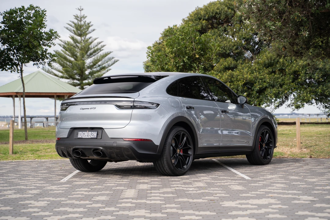 2022 Porsche 9Y0/9Y3 Cayenne GTS - Image 14 of 31