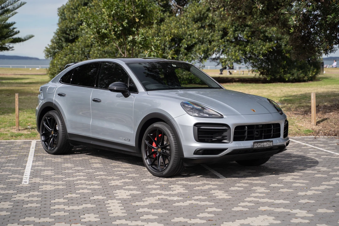 2022 Porsche 9Y0/9Y3 Cayenne GTS - Image 2 of 31