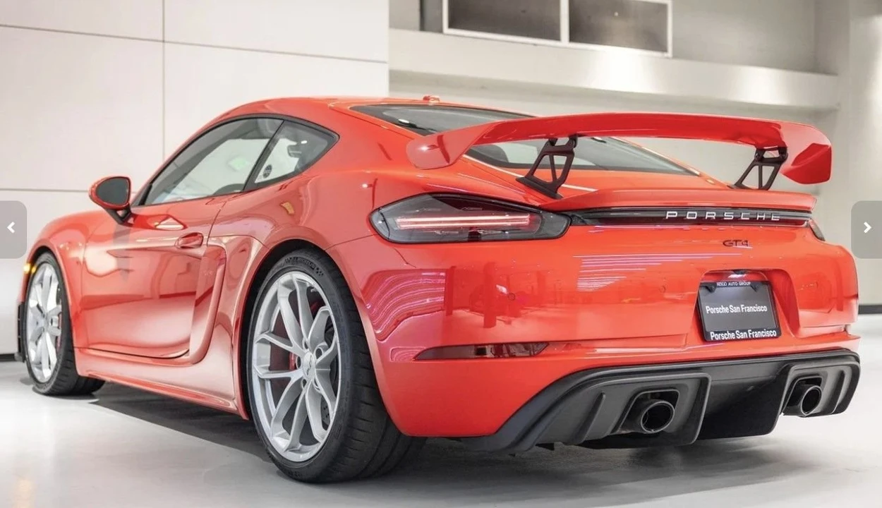 2022 Porsche 718 Cayman GT4 - Image 3 of 8