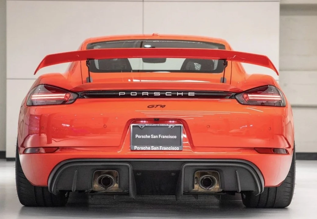 2022 Porsche 718 Cayman GT4 - Image 5 of 8