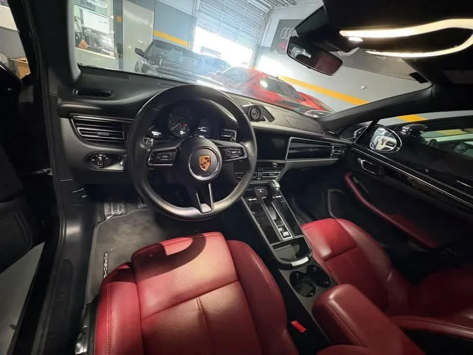 2022 Porsche Macan - Image 3 of 4