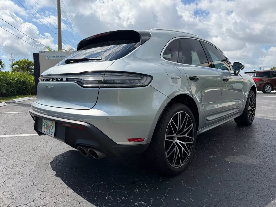 2022 Porsche Macan - Image 7 of 18