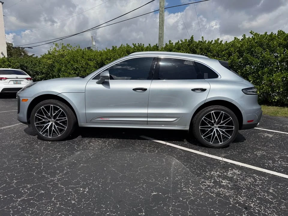 2022 Porsche Macan - Image 11 of 18