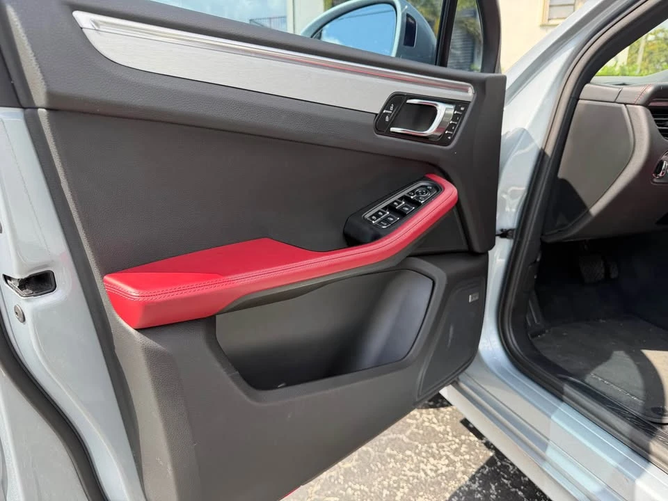 2022 Porsche Macan - Image 18 of 18