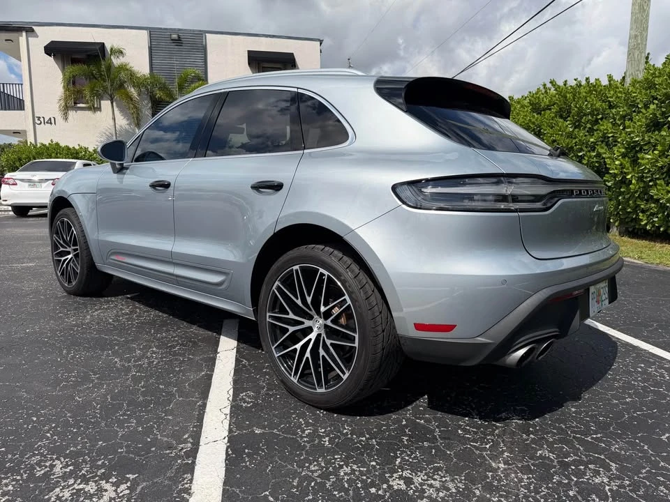 2022 Porsche Macan - Image 10 of 18