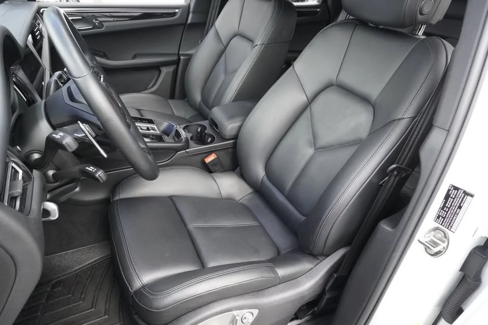 2022 Porsche Macan - Image 13 of 20