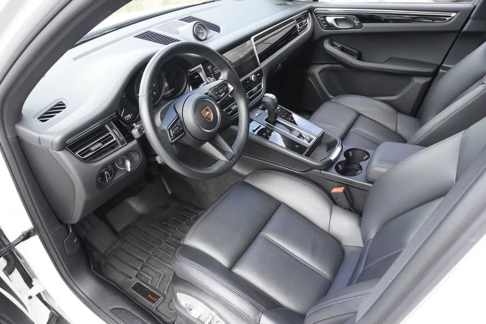 2022 Porsche Macan - Image 12 of 20