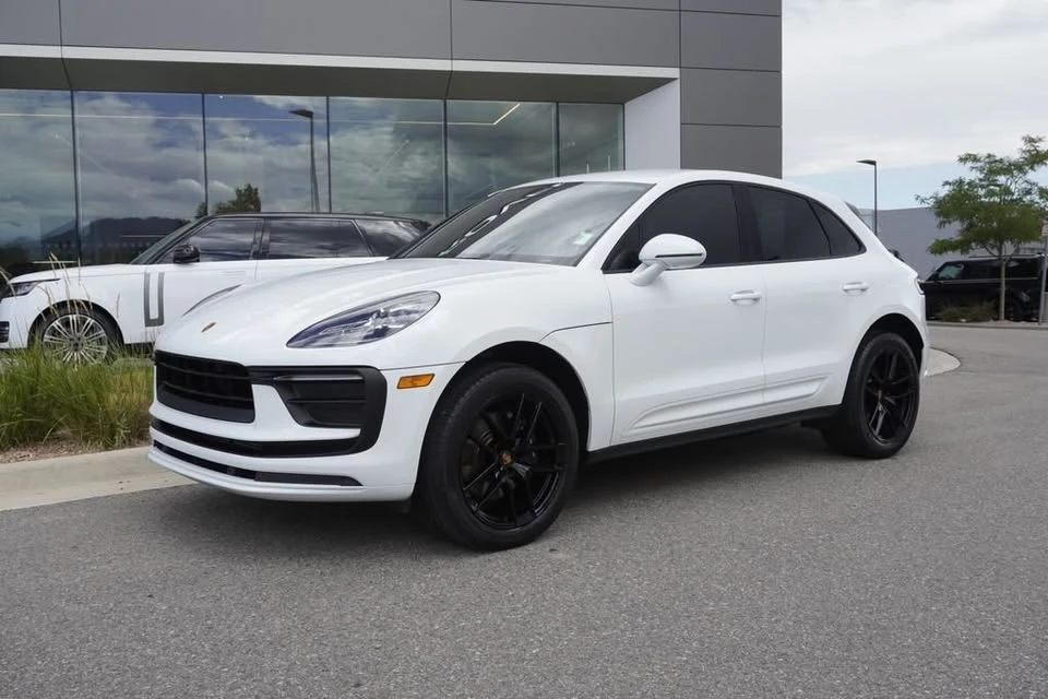 2022 Porsche Macan - Image 2 of 20