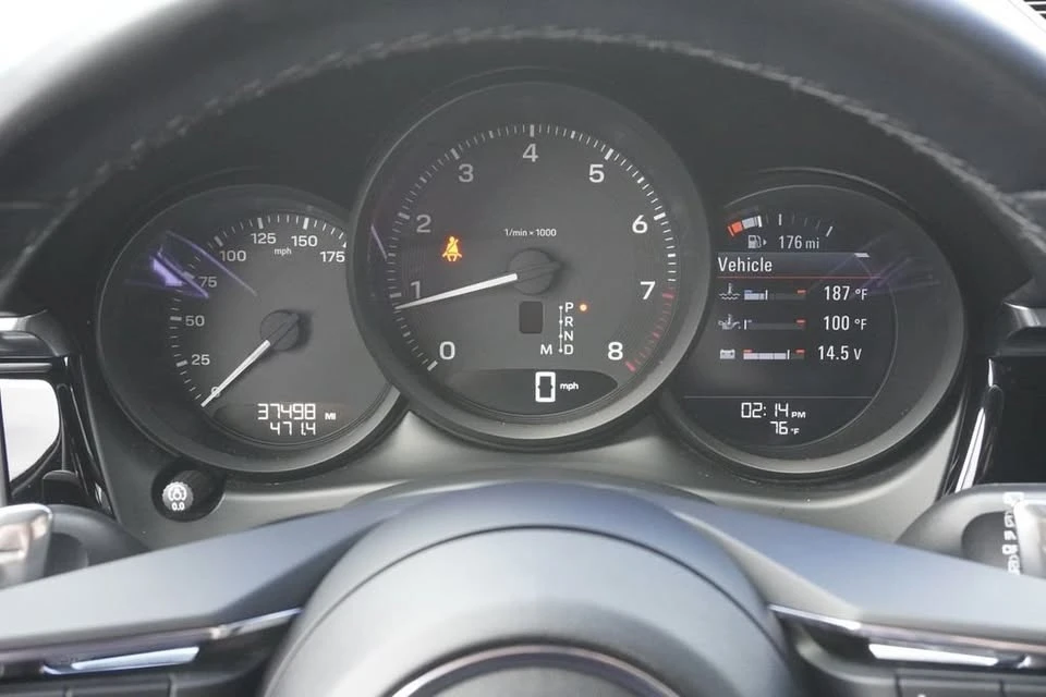 2022 Porsche Macan - Image 9 of 20