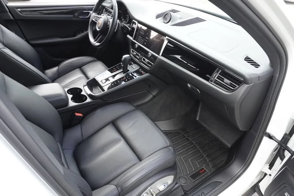 2022 Porsche Macan - Image 14 of 20