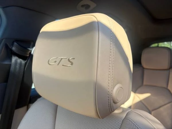 2022 Porsche Macan GTS - Image 11 of 21