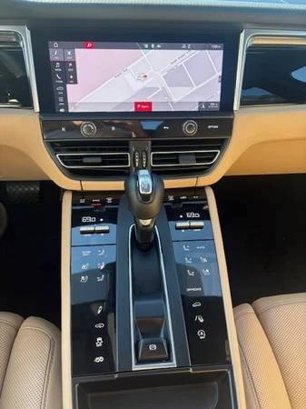 2022 Porsche Macan GTS - Image 16 of 21