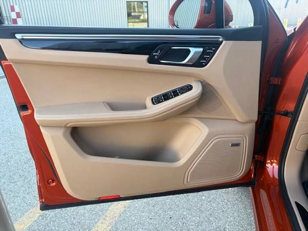 2022 Porsche Macan GTS - Image 19 of 21