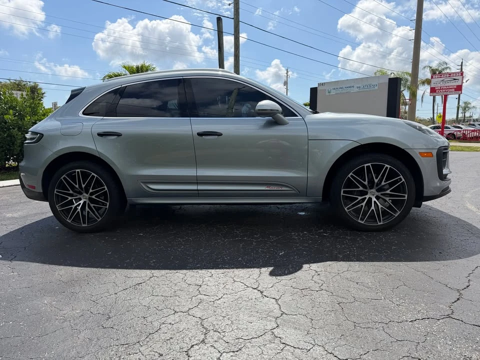 2022 Porsche Macan - Image 6 of 19