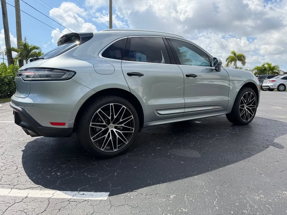 2022 Porsche Macan - Image 7 of 19