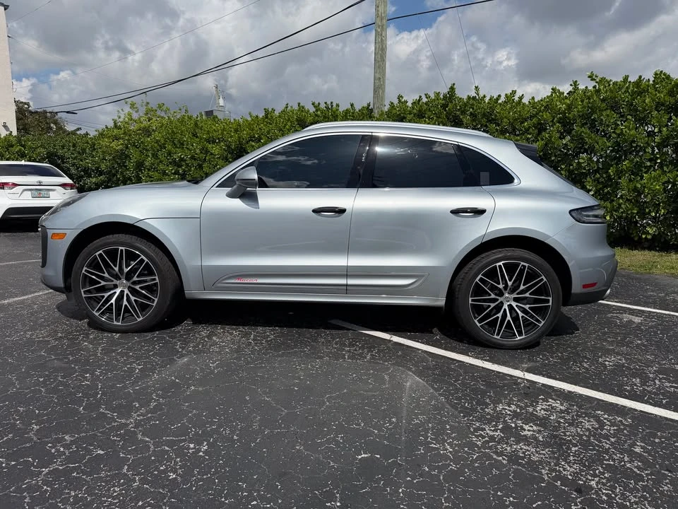 2022 Porsche Macan - Image 12 of 19