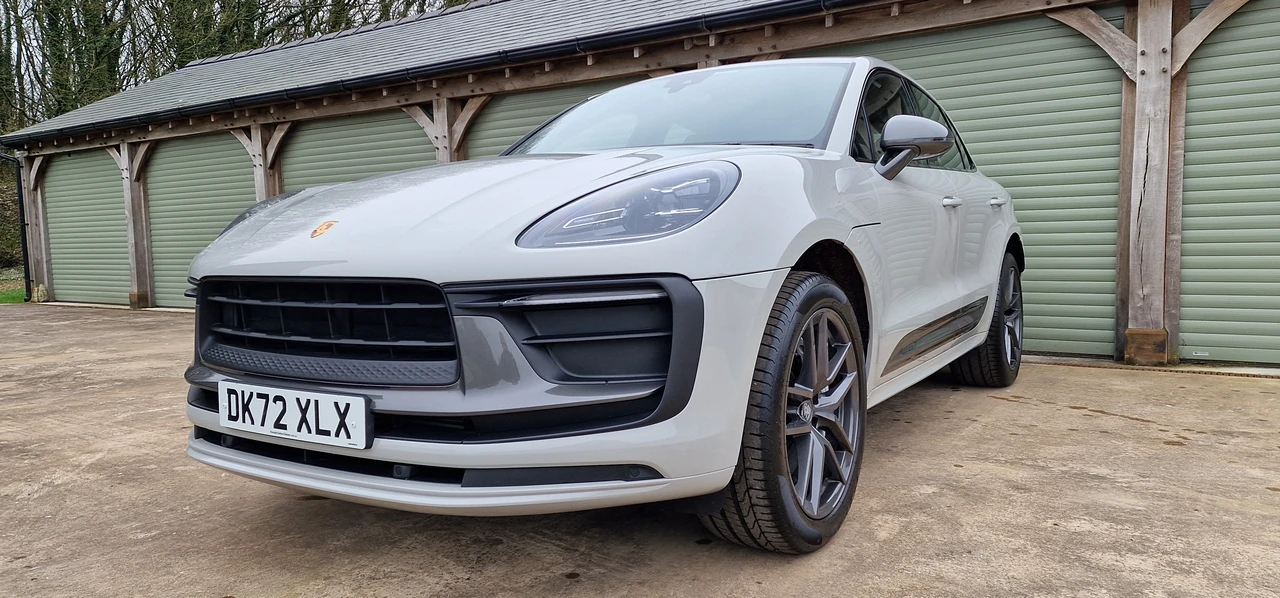 2022 Porsche Macan T - Image 14 of 31