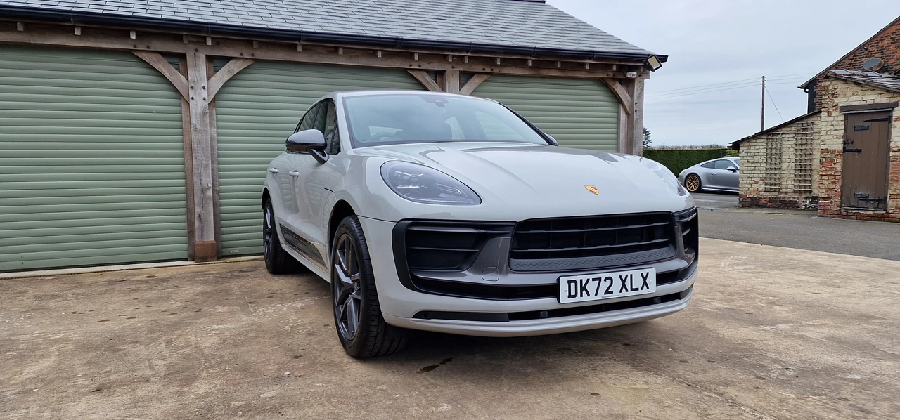 2022 Porsche Macan T - Image 16 of 31