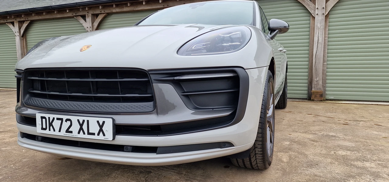 2022 Porsche Macan T - Image 18 of 31