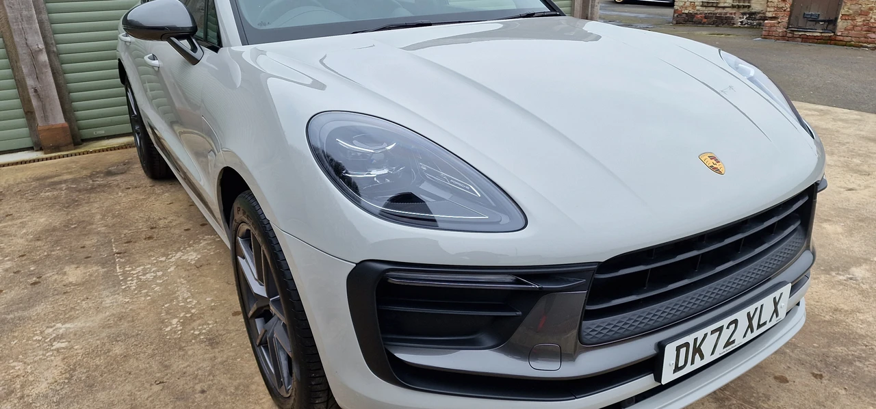 2022 Porsche Macan T - Image 21 of 31