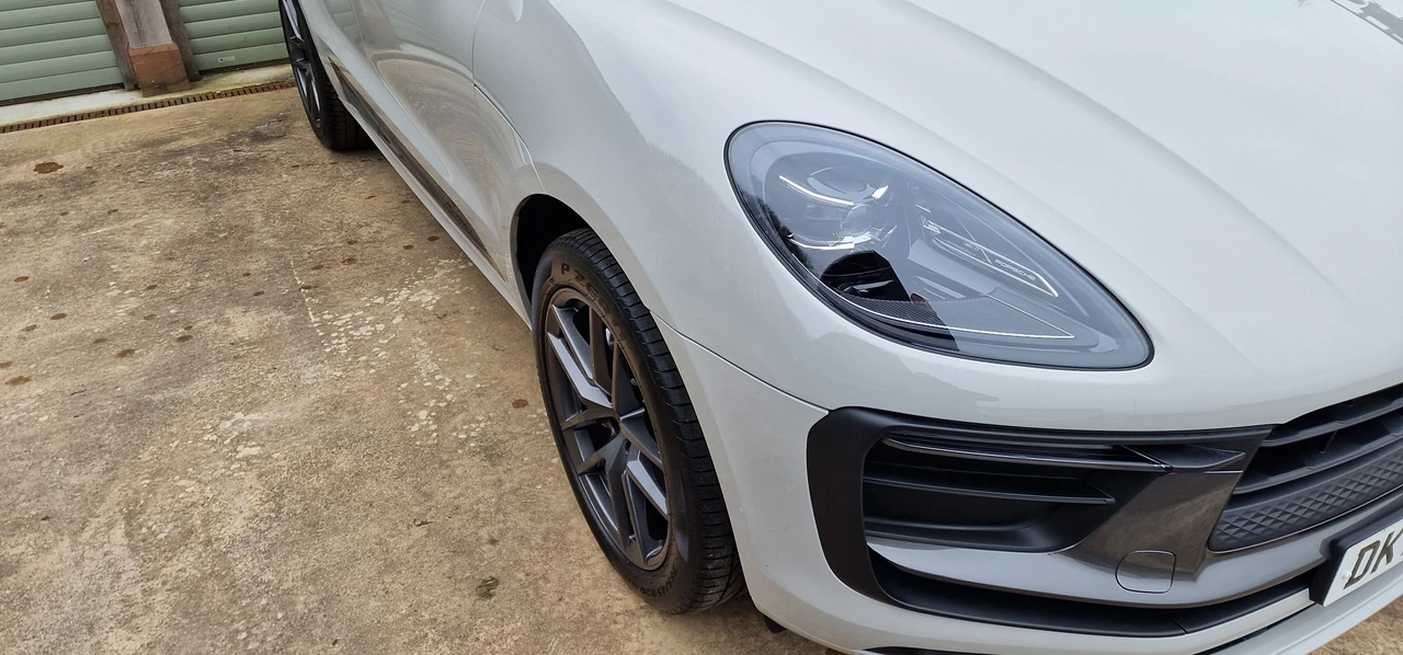 2022 Porsche Macan T - Image 24 of 31
