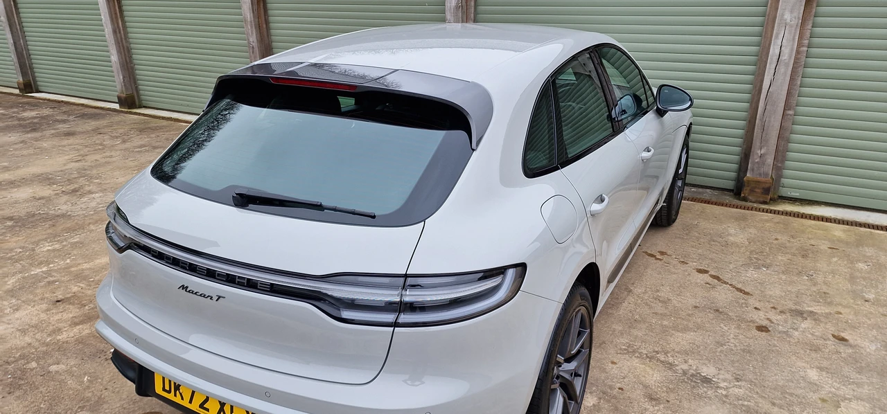2022 Porsche Macan T - Image 27 of 31