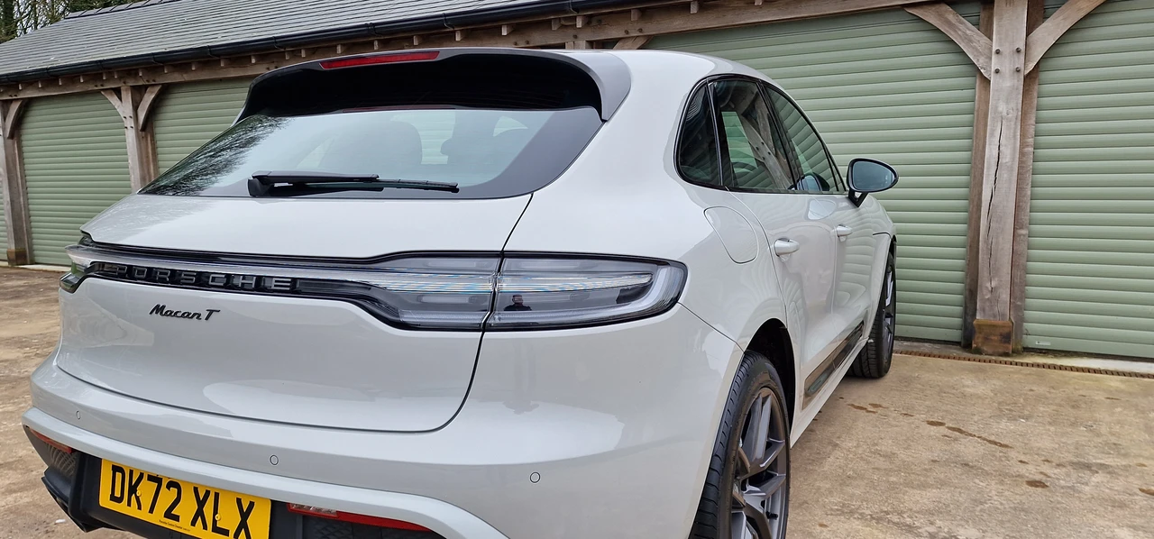 2022 Porsche Macan T - Image 28 of 31