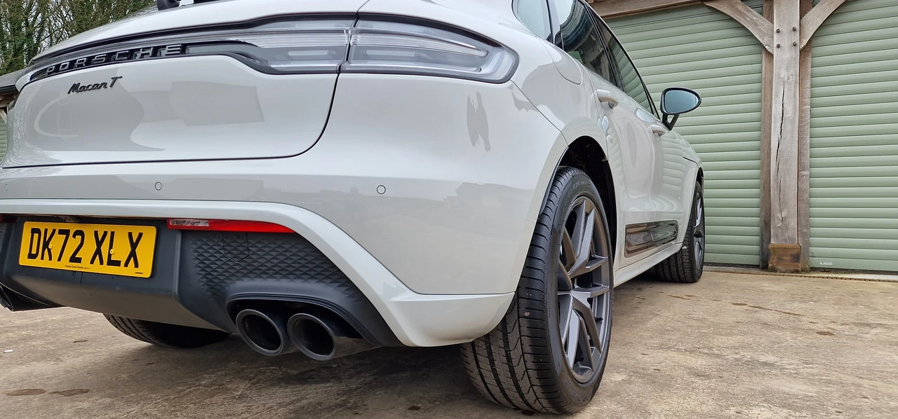 2022 Porsche Macan T - Image 29 of 31