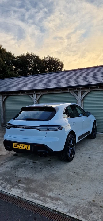 2022 Porsche Macan T - Image 27 of 31