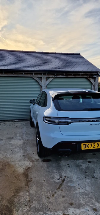 2022 Porsche Macan T - Image 28 of 31