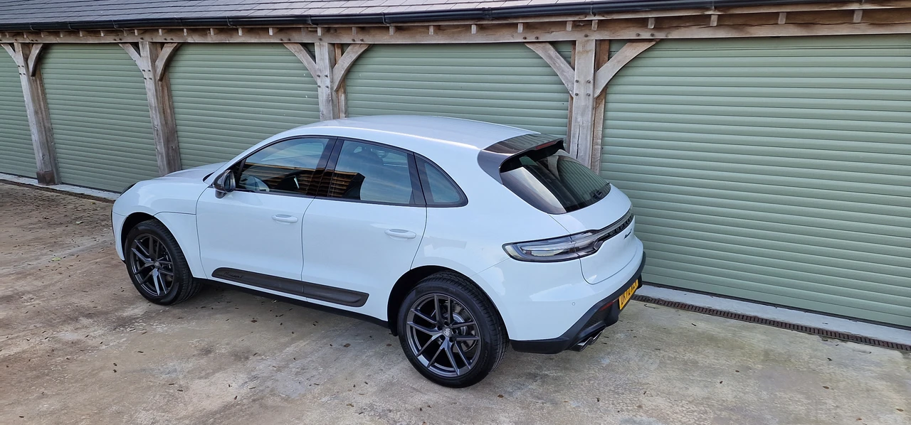 2022 Porsche Macan T - Image 13 of 31