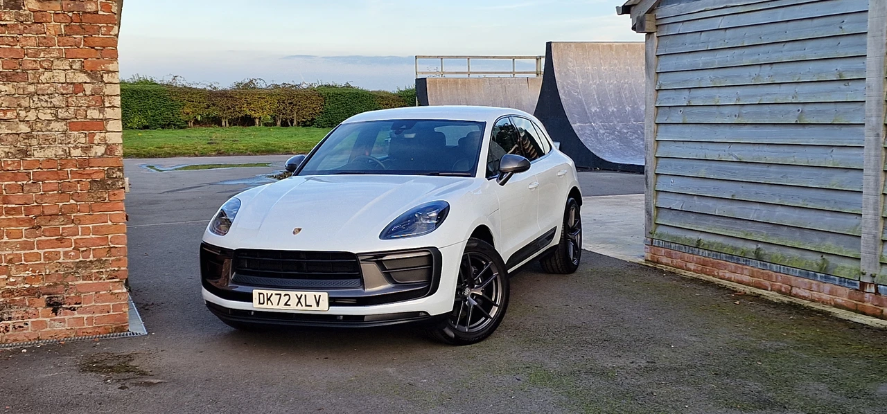 2022 Porsche Macan T - Image 19 of 31