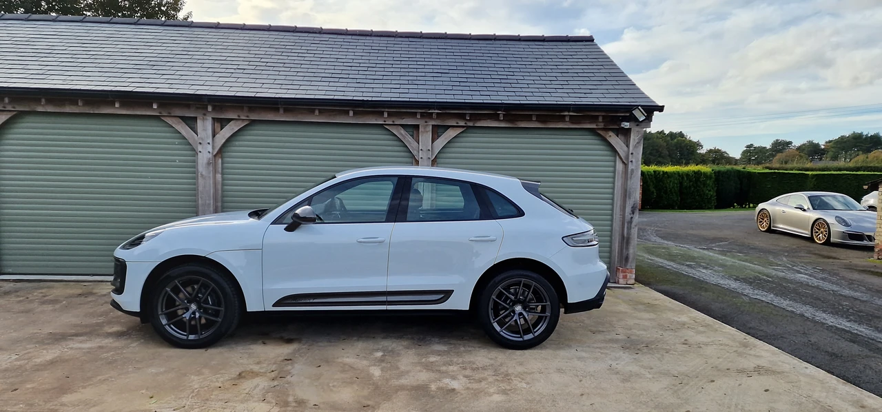 2022 Porsche Macan T - Image 5 of 31