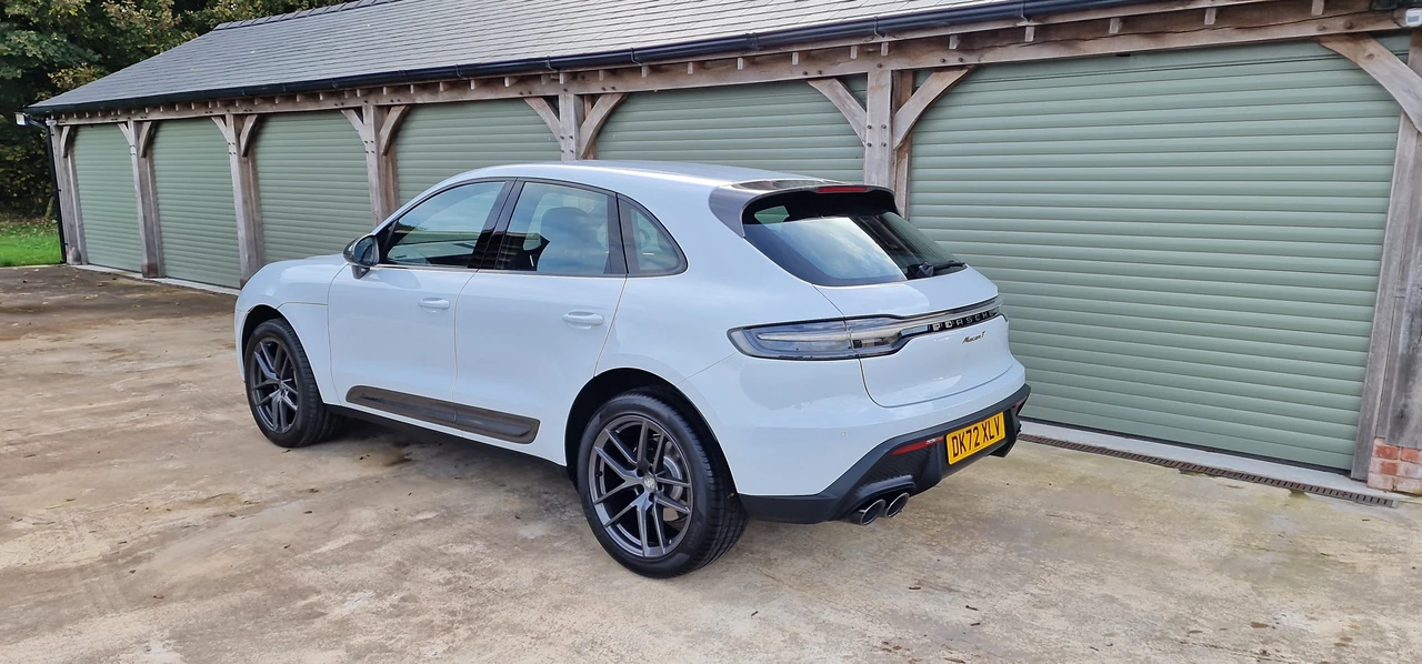 2022 Porsche Macan T - Image 6 of 31
