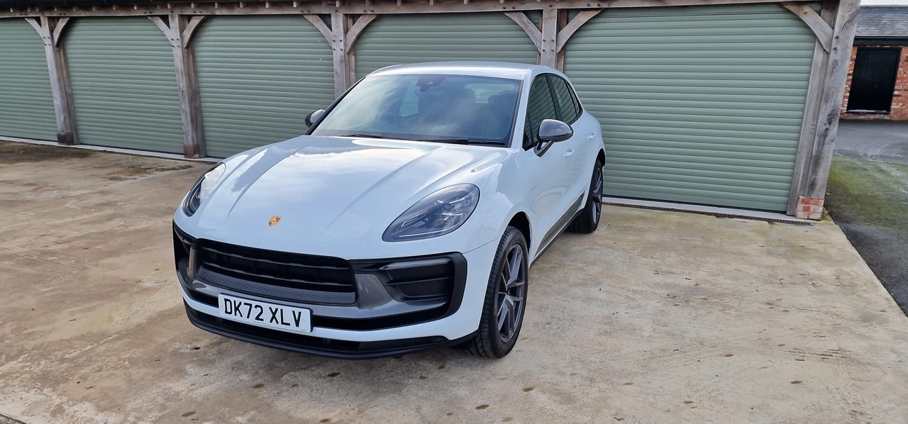 2022 Porsche Macan T - Image 4 of 31