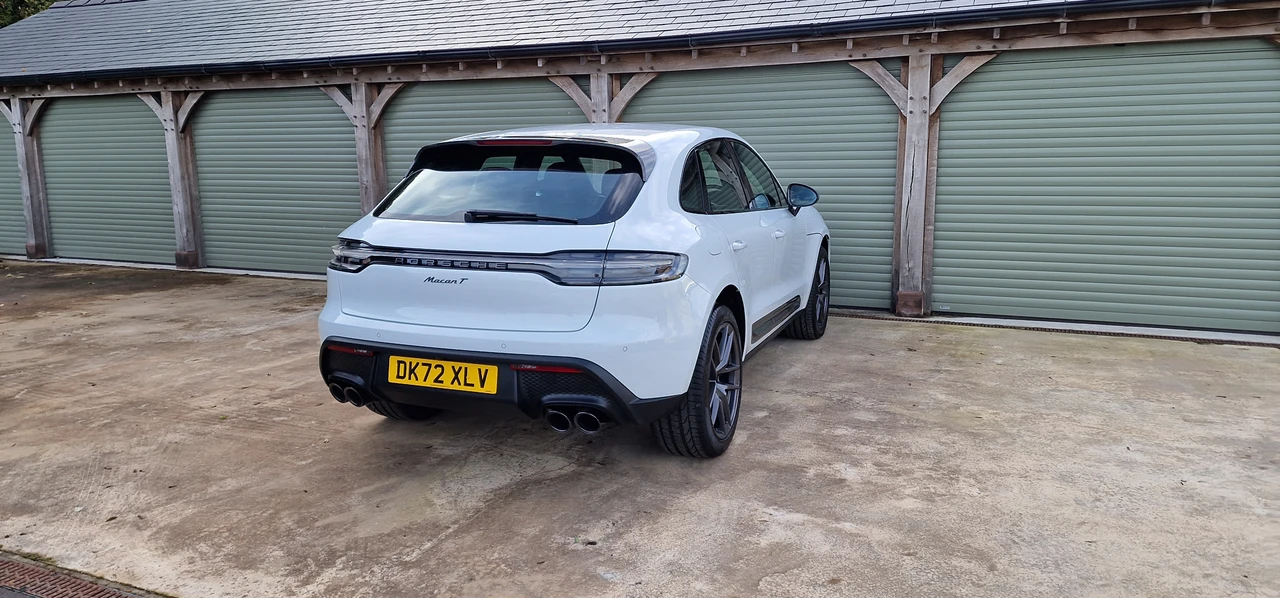 2022 Porsche Macan T - Image 8 of 31