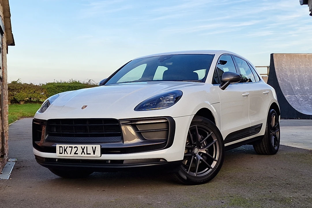 2022 Porsche Macan T - Image 2 of 31