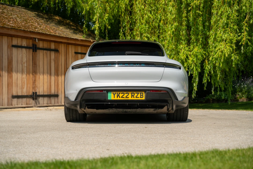 2022 Porsche Taycan 4S - Image 7 of 31