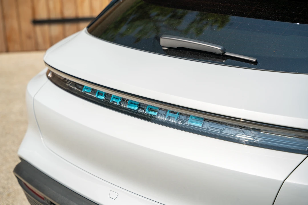 2022 Porsche Taycan 4S - Image 28 of 31