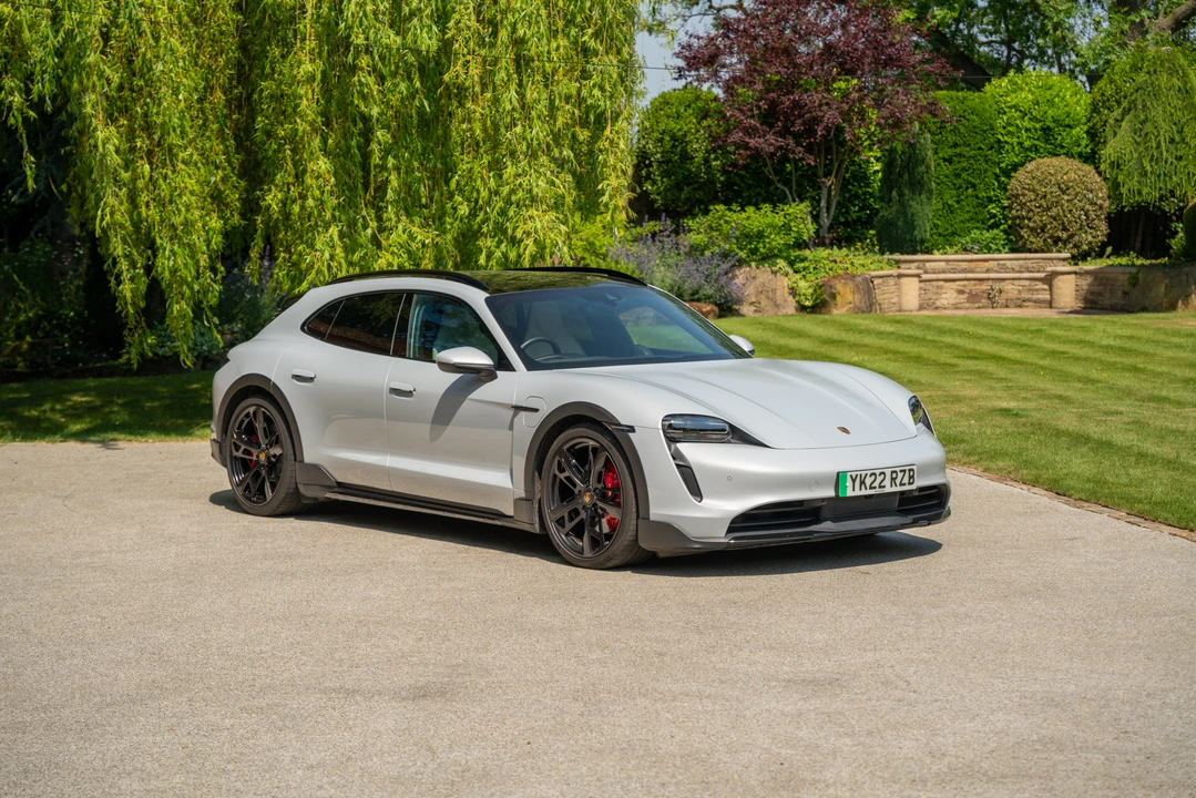 2022 Porsche Taycan 4S - Image 4 of 31