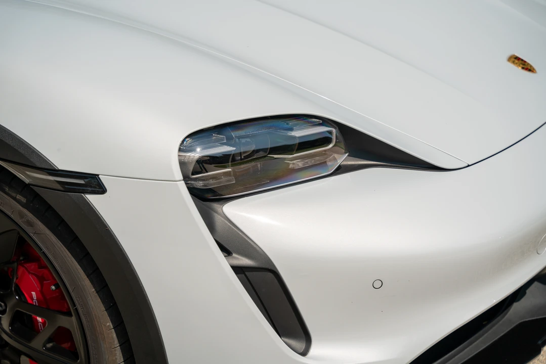 2022 Porsche Taycan 4S - Image 24 of 31