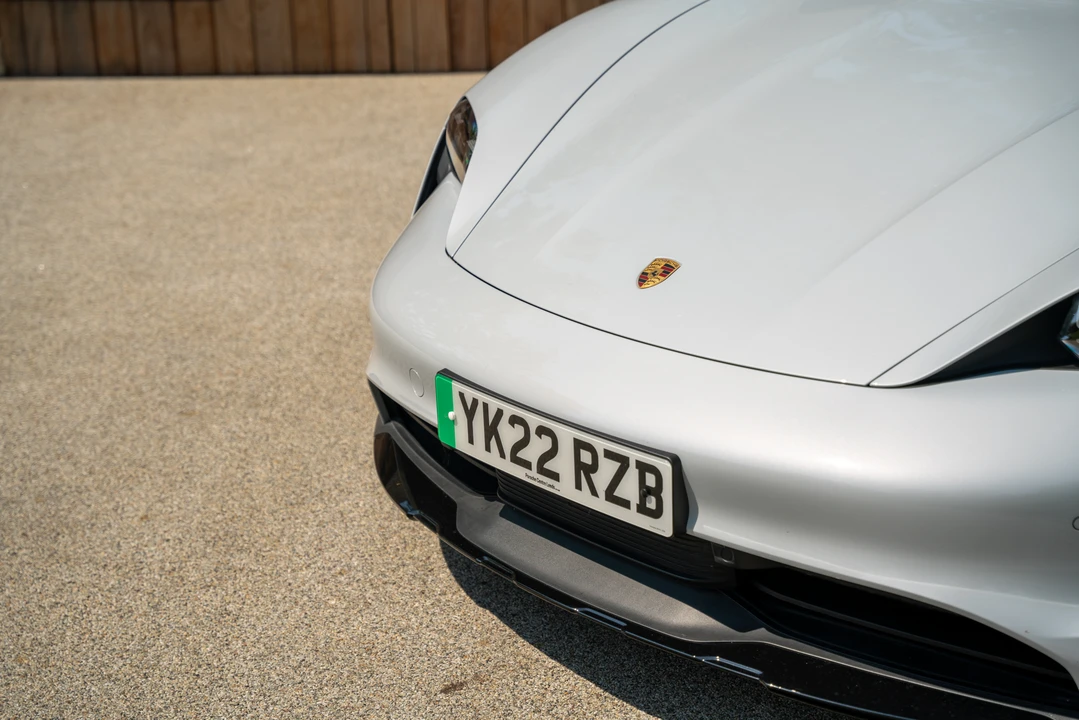 2022 Porsche Taycan 4S - Image 27 of 31